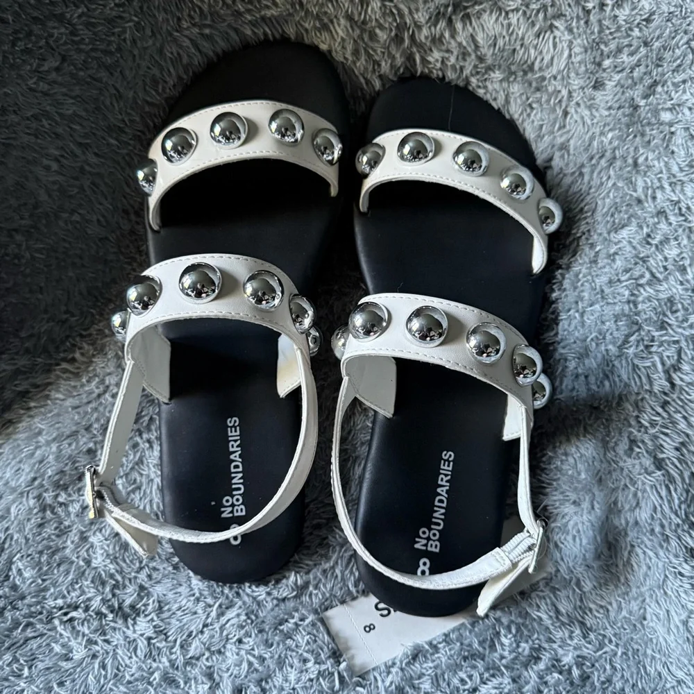 No Boundaries Women's Cream Sandals‎ Silver Studs Women’s 8 Adjustable Strap New